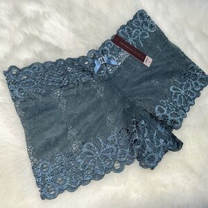 NWT Sofra Blue Scalloped Lace Cheeky Panties XS